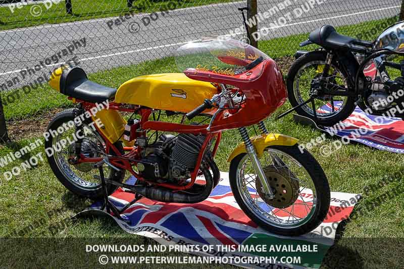Vintage motorcycle club;eventdigitalimages;mallory park;mallory park trackday photographs;no limits trackdays;peter wileman photography;trackday digital images;trackday photos;vmcc festival 1000 bikes photographs